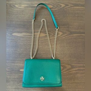 Tory Burch Carter Shrunken Shoulder Bag | Kelly Green